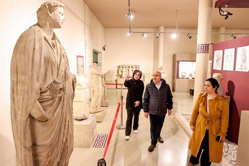 Vali Demirtaş'tan Arkeoloji Müzesi'ne Ziyaret