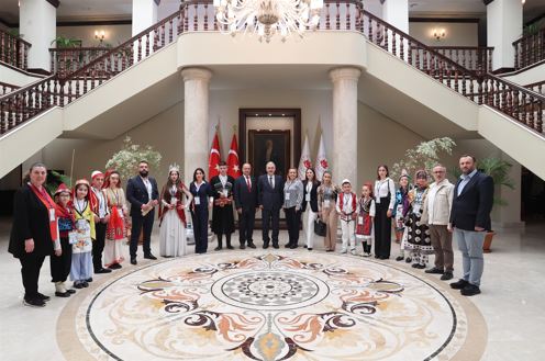 23 Nisan Ulusal Egemenlik ve Çocuk Bayramı Münasebetiyle Vali Ayyıldız'a Ziyaret